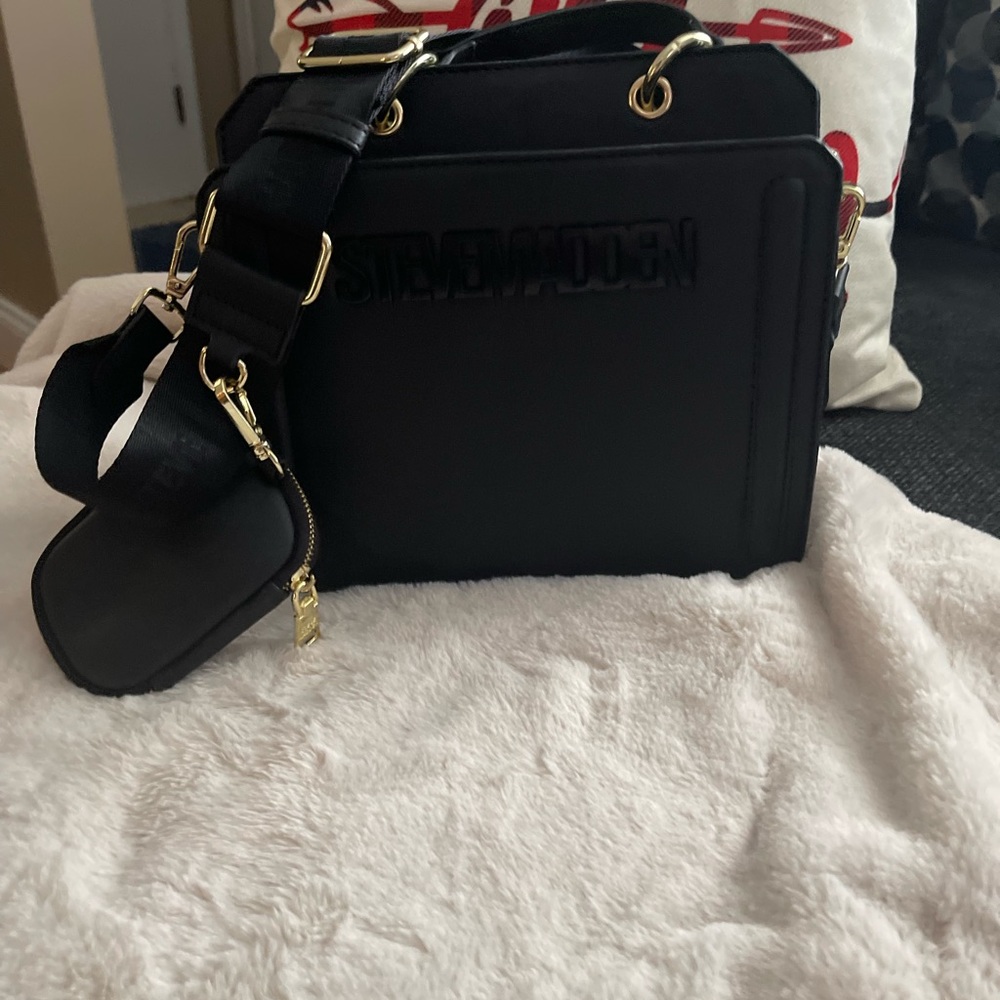 Viral TikTok Black Steve Madden handbag! Like New! Beautiful!